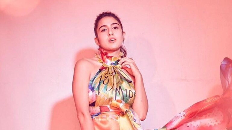 Sara Ali Khan Looks Like A Dream In Halter Neck Backless Dress For Awards Night All Pics Lifestyle News