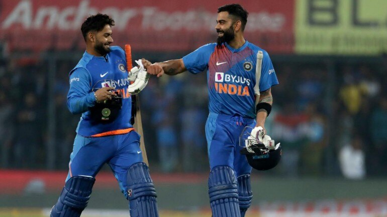 ऋषभ पंत को राजकोट एकदिवसीय मैच में हार का सामना करना पड़ा और ऑस्ट्रेलिया के खिलाफ श्रृंखला के निर्णायक मैच से बाहर हो गए। (एपी फोटो) ऋषभ पंत को राजकोट एकदिवसीय मैच में हार का सामना करना पड़ा और ऑस्ट्रेलिया के खिलाफ श्रृंखला के निर्णायक मैच से बाहर हो गए। (एपी फोटो)