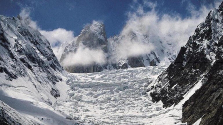 https://akm-img-a-in.tosshub.com/indiatoday/images/story/202001/avalanche-770x433.jpeg?MPNxxVak.U.t_TeGYlBlSuqbC7QliYd.