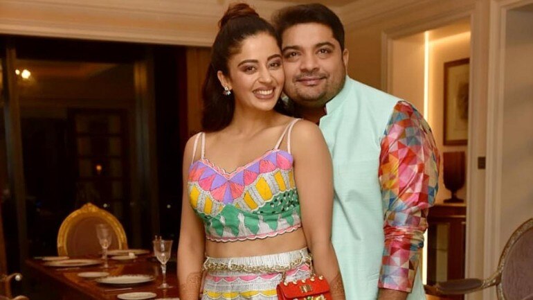 Neha Pendse, Shardul Bayas
