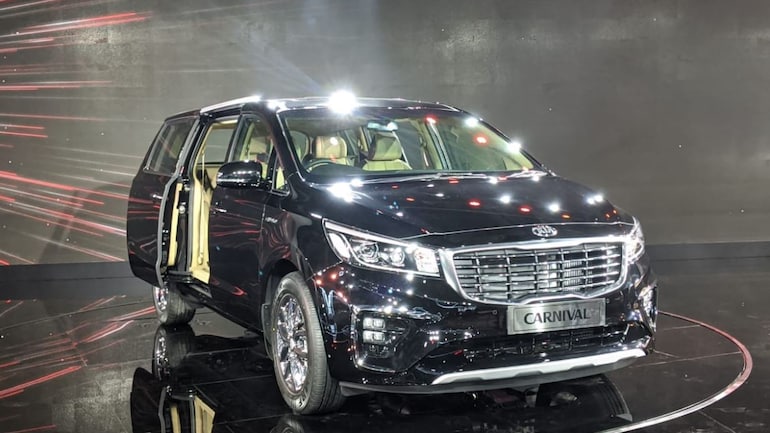 Auto Expo Kia Carnival Launched In India Price Starts At Rs 24 95 Lakh Auto News