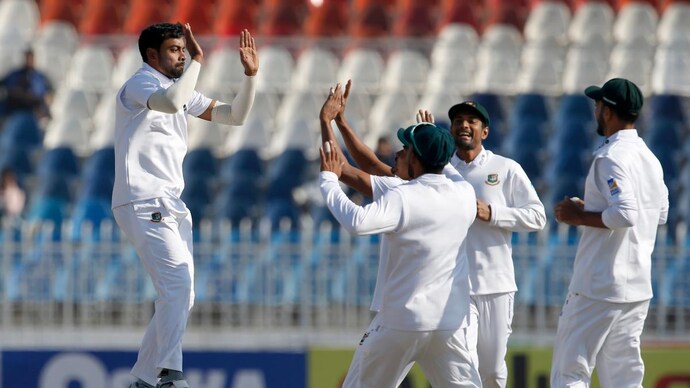 Bangladesh pacer Abu Jayed dismissed Azhar Ali and celebrated his wicket in an aggressive manner. (AP Photo) Pakistan vs Bangladesh: Abu Jayed reprimanded for aggressive celebration