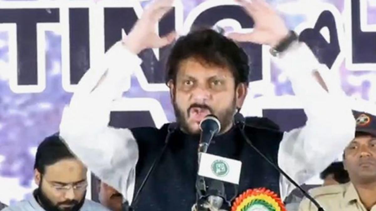 FIR against AIMIM leader Waris Pathan over '15 crore Muslims...' remark 