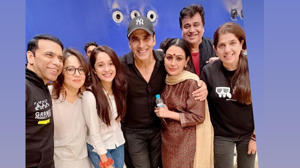 Akshay Kumar wraps Laxmmi Bomb. Kiara Advani shares pic from last day of shoot