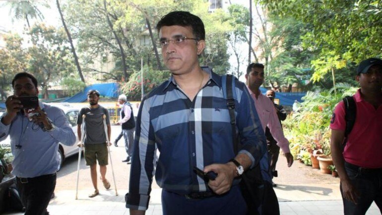 चावल दान करने के लिए सौरव गांगुली बीसीसीआई अध्यक्ष सौरव गांगुली ने कोविद -19 (रॉयटर्स फोटो) के खिलाफ लड़ाई में कदम रखा