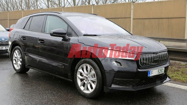 Skoda Enyaq Electric Suv Spotted Sans Camouflage Auto News