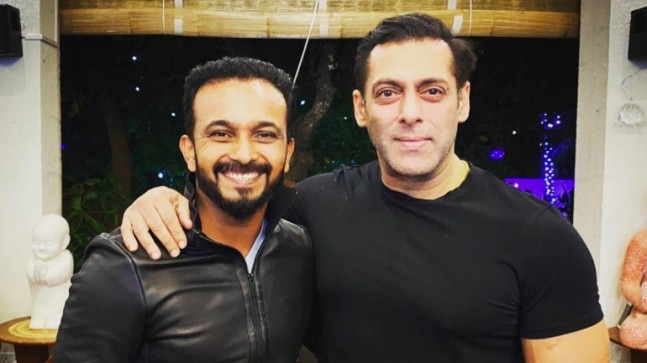 Fan asks Kedar Jadhav to choose between Dhoni and Salman Khan: It's like asking which parent is your favourite thumbnail