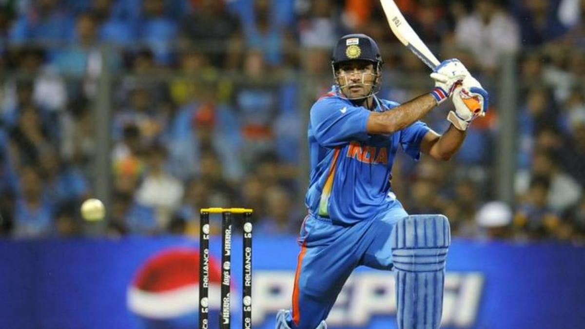 world-cup-2011-when-ms-dhoni-promoted-himself-into-the-history-books