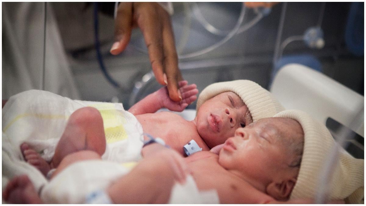 Corona And Covid Raipur Couple Names Newborn Twins Born During Lockdown Trending News News