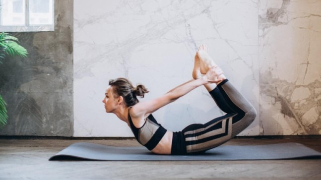 Quarantine Curation: 10 incredibly easy exercises to get hooked on to while you are stuck at home thumbnail