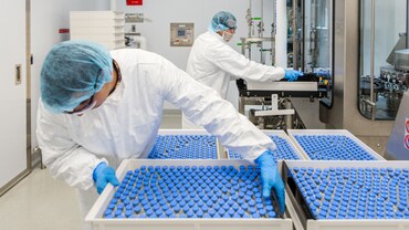 Remdesivir: One drug, two theories, markets and patent Lab technicians load filled vials of investigational Covid-19 treatment drug remdesivir at a Gilead Sciences facility in La Verne, California, US March 18, 2020. (Photo: Reuters)