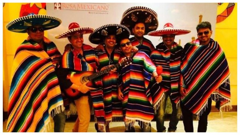 Thalapathy Vijay's throwback picture with his friends breaks the