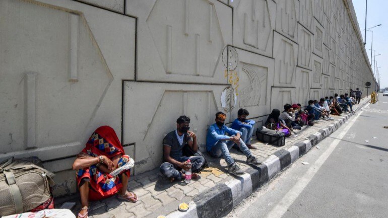 Migrants at Ghazipur in Delhi on May 20