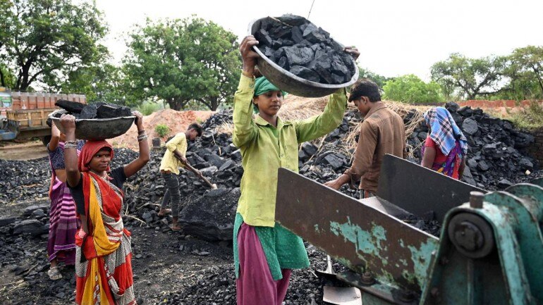 The ordinance may also increase working hours beyond eight hours for the workers in factories and industries. (File photo: PTI)