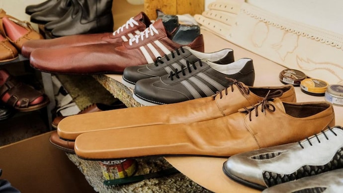 People that make deals shoes