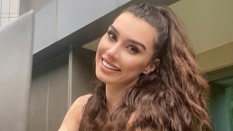 Pakistani Trolls Attack Ertugrul Ghazi Actress Burcu Kiratli For Posing In Bikini Television News