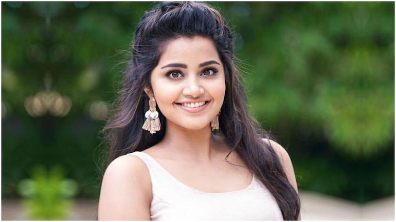 Anupama Parameswaran mourns the loss of her pet dogs: The pain is  unbearable - Movies News