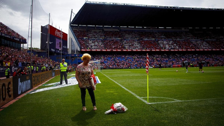 Koke Keeps 73 Year Old Atletico Madrid Fan S Flower Tradition Alive Amid Spain S Stadium Ban Sports News 2022 World Margarita Championship