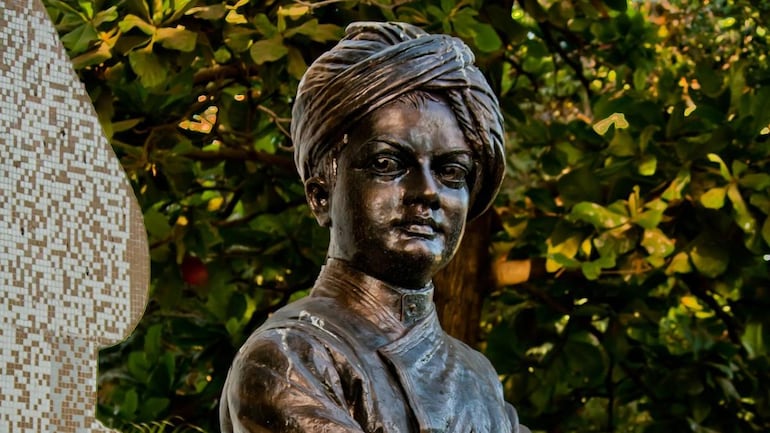 Swami Vivekananda death anniversary: 7 inspiring quotes to help you