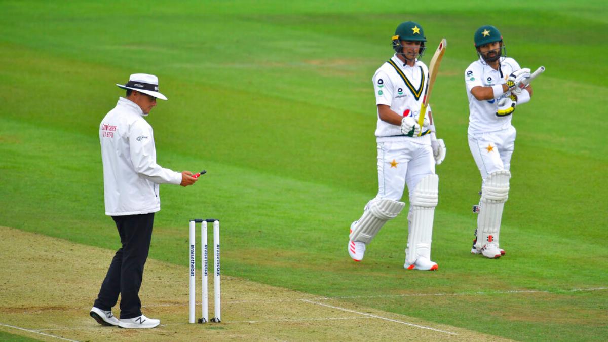 England vs Pakistan: Umpire Richard Kettleborough's smartwatch comes under ICC anti-corruption scanner