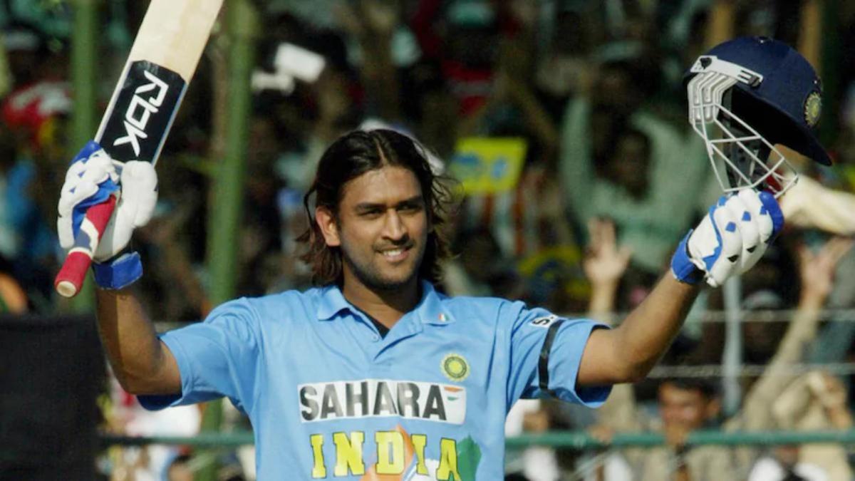 MS Dhoni is growing his hair and his new hairstyle is nothing less than  fabulous