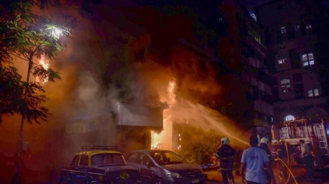 Fire at building in Mumbai's Fort area doused after 6 ...