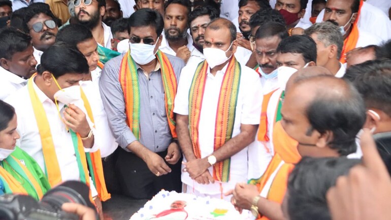 Tamil Nadu Bjp Chief 5 Others Booked For Violating Lockdown Norms On Pm Modi S Birthday India News Tamil Nadu Bjp Chief 5 Others Booked For Violating Lockdown Norms On Pm Modi S Birthday India News