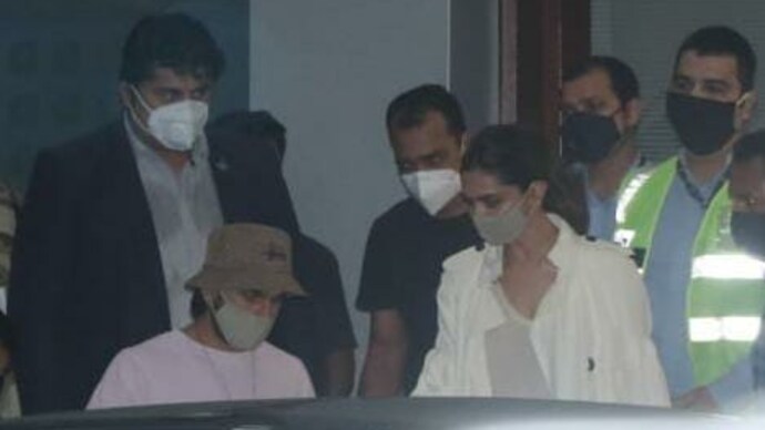 Bollywood drug probe: Deepika Padukone back in Mumbai with Ranveer Singh, NCB questioning on Sep 26