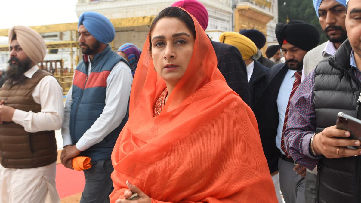 Harsimrat Kaur Badal resigns from Modi govt, says protesting against anti-farmer bills - India Today