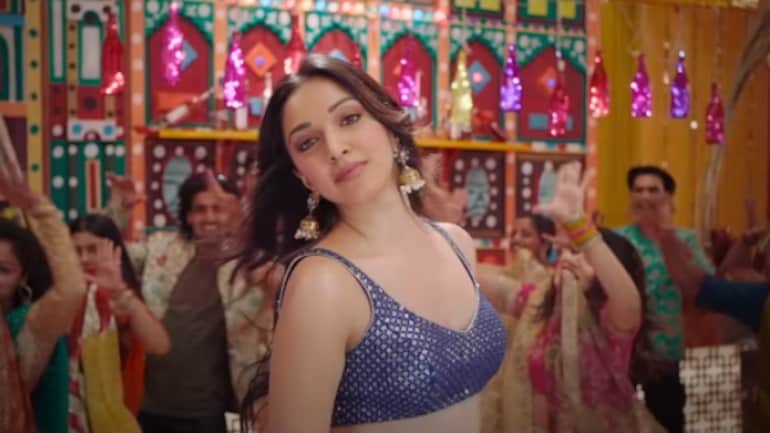 Hasina Pagal Deewani Kiara Advani burns the dance floor
