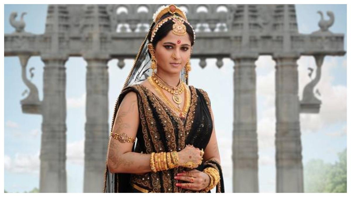 Rudhramadevi Official Trailer || Anushka, Allu Arjun, Rana, Gunasekhar -  YouTube