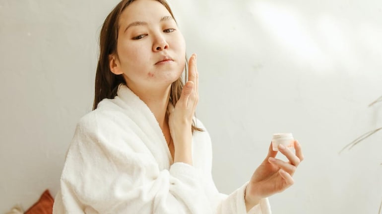 How to get rid of pimples over night? get rid of pimples overnight, disappear acne over night, cover acne, hide acne, compress acne, stop acne infection, disappear pimples in hours, prevent pimple on face, clean pimples on face, clear pimple face