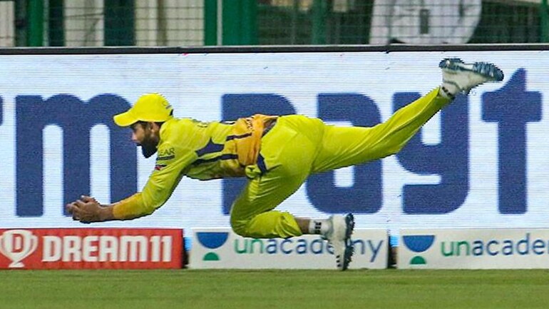 Ipl 2020 Ravindra Jadeja And Faf Du Plessis Team Up Near Boundary Rope To Take Fantastic Relay Catch Vs Kkr Sports News