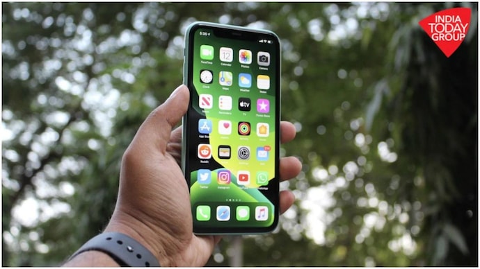 Iphone 11 discount with free airpods