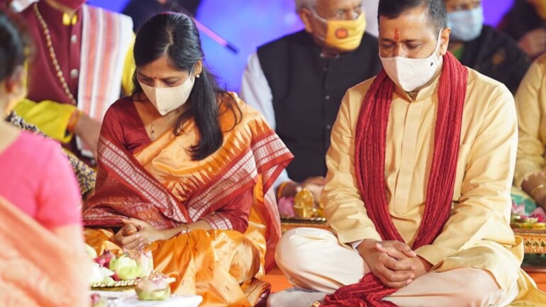 Delhi Cm Arvind Kejriwal Cabinet Ministers Perform Diwali Pujan At Akshardham Temple Cities News Delhi Cm Arvind Kejriwal Cabinet Ministers Perform Diwali Pujan At Akshardham Temple Cities News