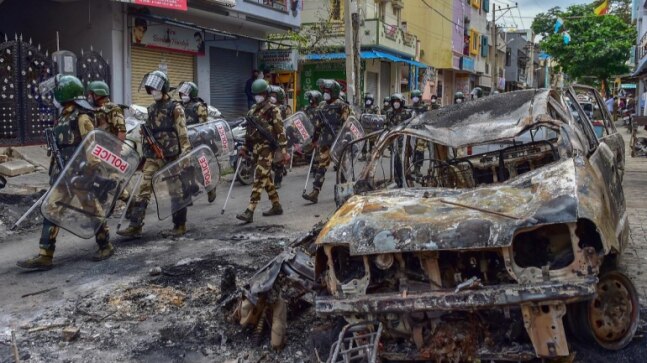 Bengaluru riots: 17 SDPI-PFI activists arrested for misusing social media to spread terror - Vimarsana News