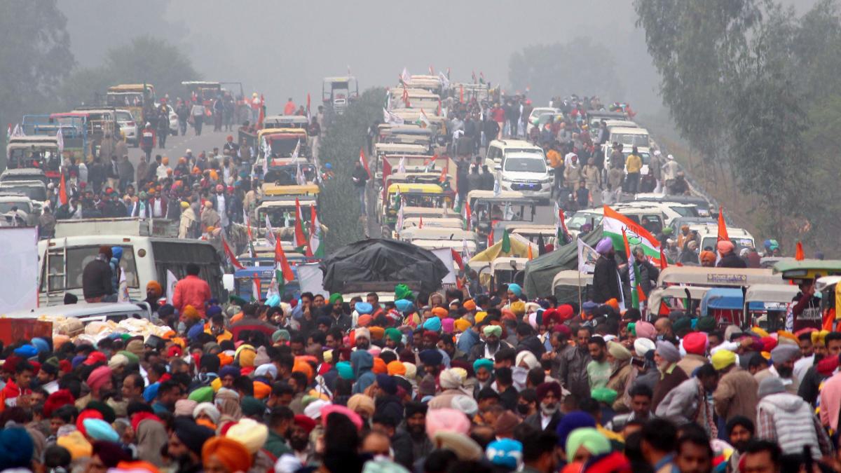 Protesting farmers sit on day-long hunger strike, govt says ready to ...