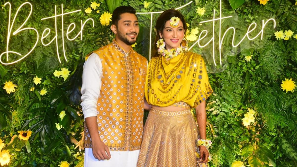 Gauahar Khan shows off her mehendi with Zaid Darbar in pics from wedding bash - Television News