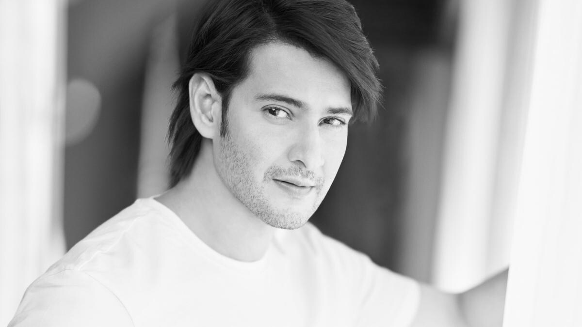 Mahesh Babu Gives A Piercing Look In Latest Photo Namrata Shares Movies News