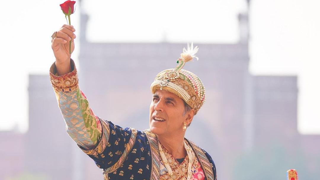 Akshay Kumar turns Shah Jahan as he shoots for Atrangi Re at Taj Mahal