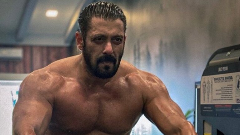 Salman Khan impresses fans with washboard abs in post-workout pic