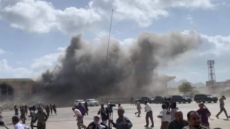 Blasts, gunfire at Yemen's Aden airport upon arrival of newly-formed government, 22 killed - World News