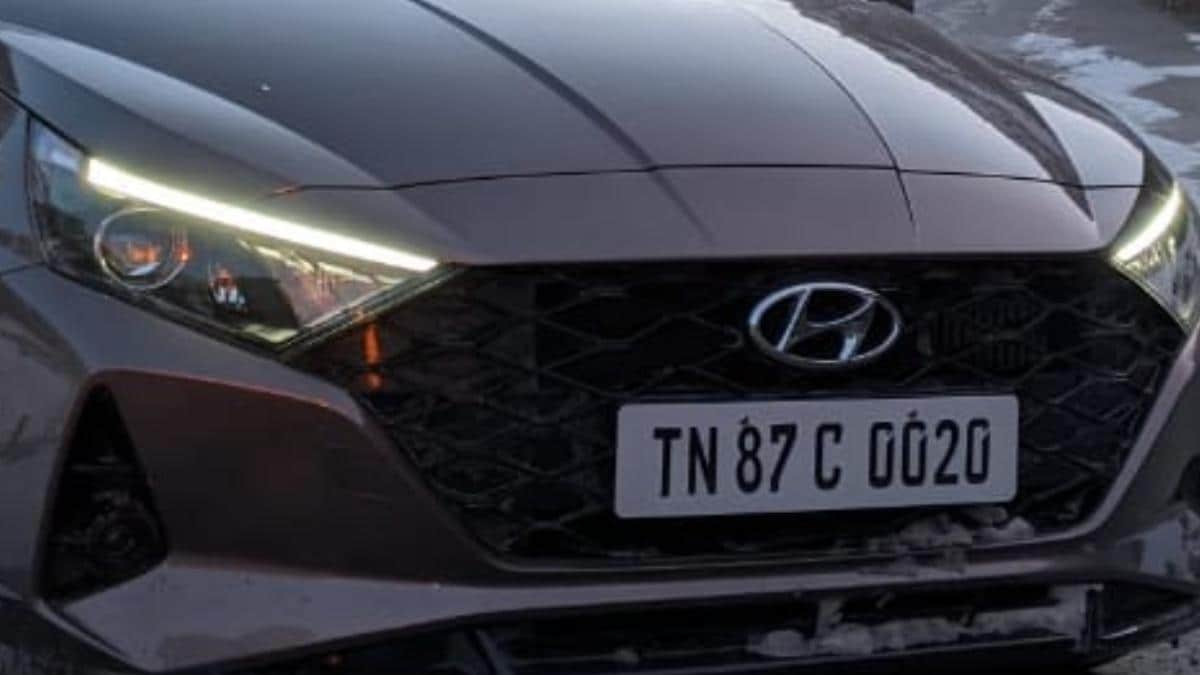 Fancy numbers for online vehicles