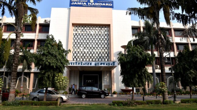 Jamia Hamdard holds plantation drive, distributes blankets on Republic Day - Vimarsana News