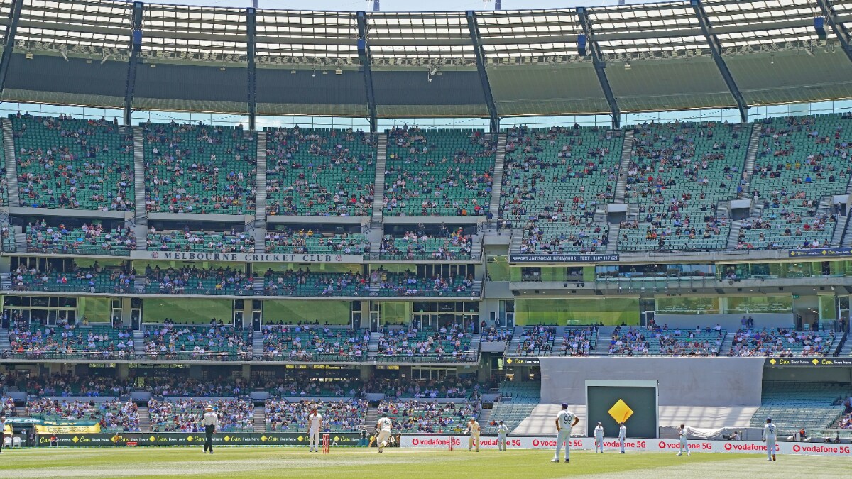 India Vs Australia Fan Who Attended Boxing Day Test At Mcg Tested Positive For Covid 19 Sports News