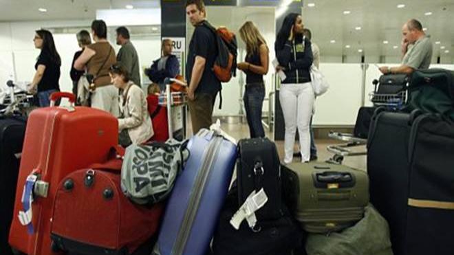 Airline to pay Rs 18 000 to passenger who lost baggage on flight