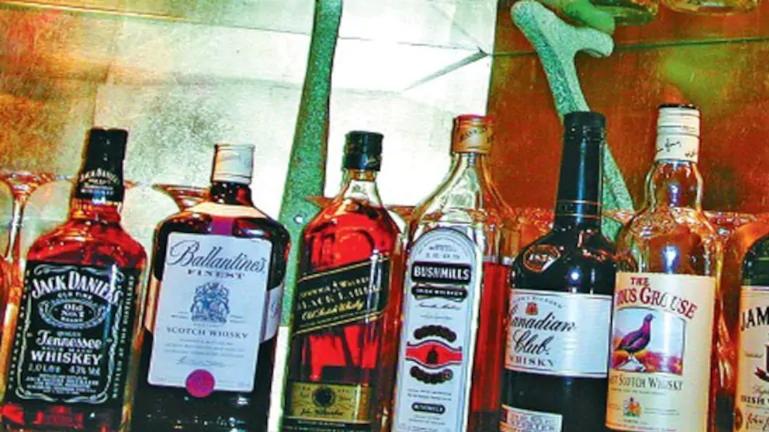 Assam: Karimganj police seize 497 boxes of illegal liquor from truck