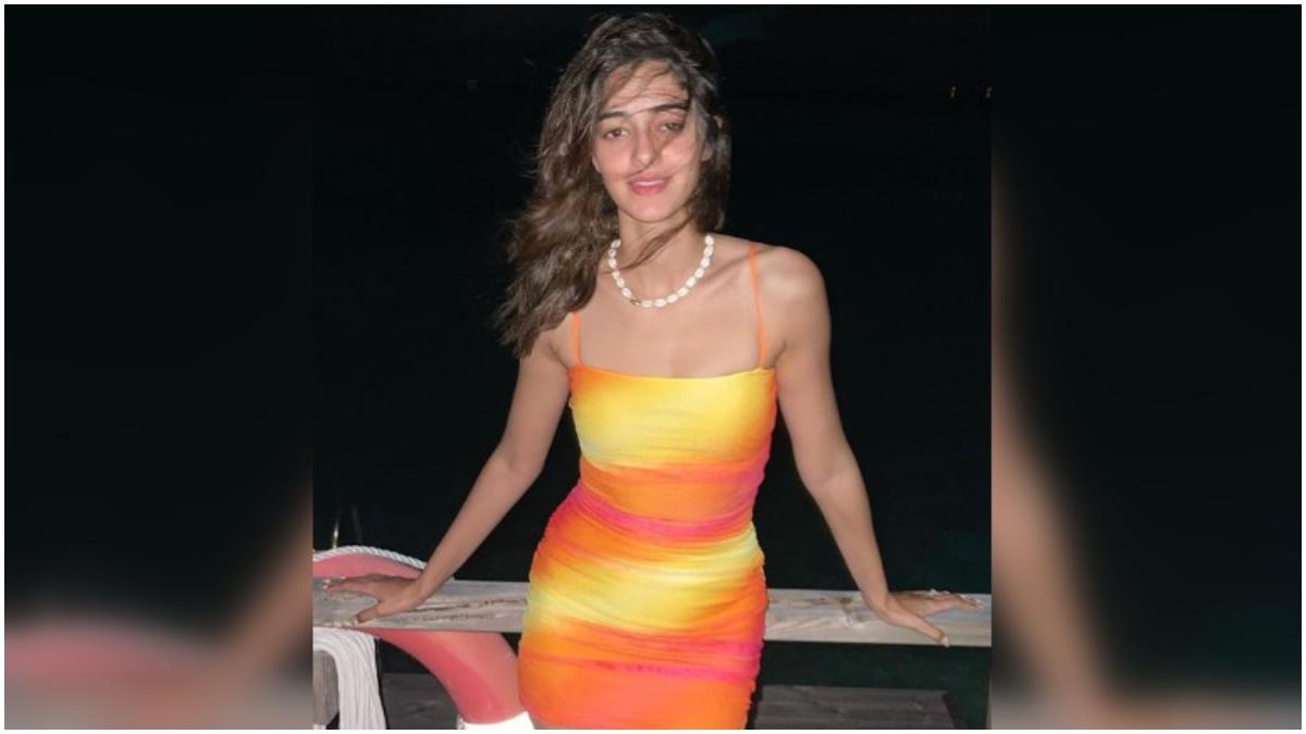 ananya panday in rs 7k mini dress is simply breathtaking in pic from maldives vacay lifestyle news