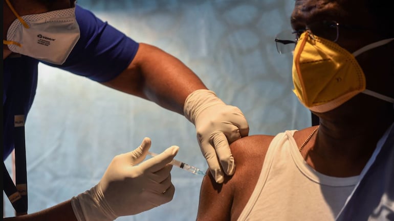 Covid 19 Vaccine Side Effects What Doctors Who Took The Shot Said India News