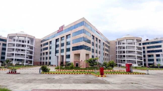 Medical intern at AIIMS Rishikesh dies 11 days after Covid vaccine shot, authorities cite comorbidities - Vimarsana News